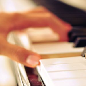 二次元掀裙子打屁屁到红的游戏
